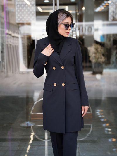 مانتو شلوار فیونا یقه انگلیسی چهار دکمه طلایی