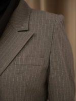 مانتو شلوار دیپلمات یقه بلیزری پایین کج - Image 12