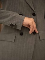 مانتو شلوار دیپلمات یقه بلیزری پایین کج - Image 8