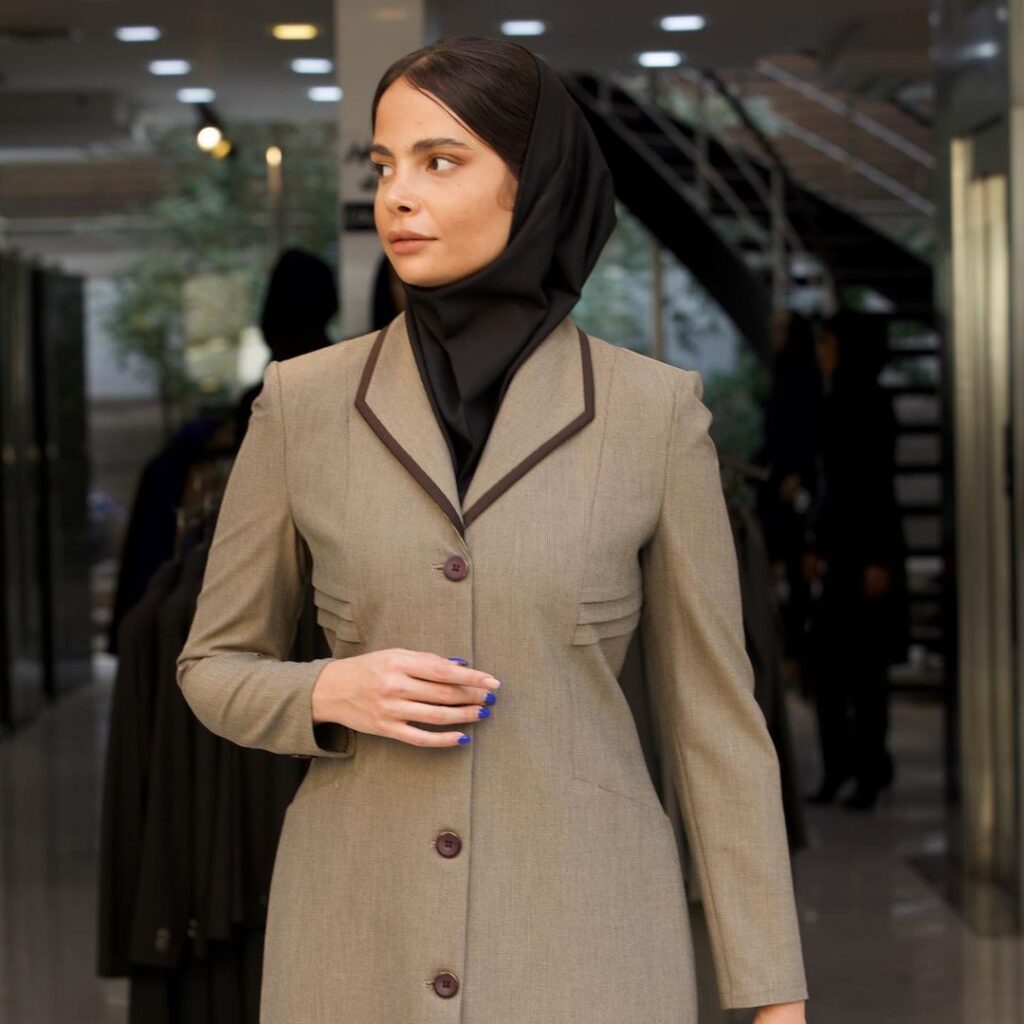مقنعه در تابستان؛ چه جنسی انتخاب کنیم تا خنک‌تر بمانیم؟